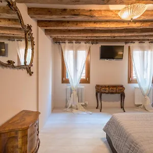 Andrea Flat 3rd Floor Venise