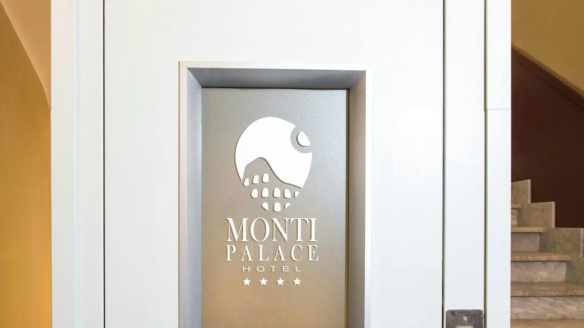 Monti Palace Hotel Rome 4*,